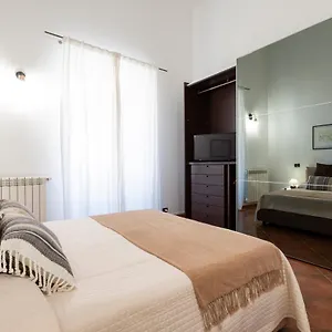 Apartment Pothos House 